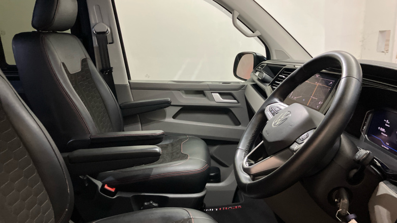 Volkswagen Transporter T32 Swb Diesel Special Edition 2.0 BiTDI 204 Sportline Black Ed Kombi Van DSG